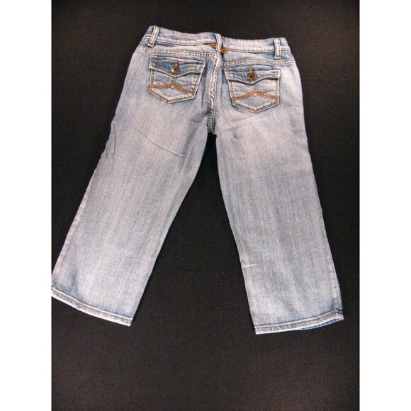 MUDD Juniors Capri Jeans TAG: 3 Blue DISTRESSED Patchwork Low Rise - Picture 2 of 9